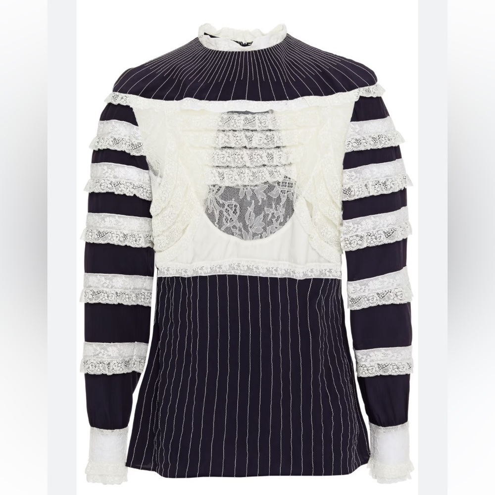 Hello! 😃 I haVALENTINO GARAVANILace and velvet-trimmed silk crepe de chine top